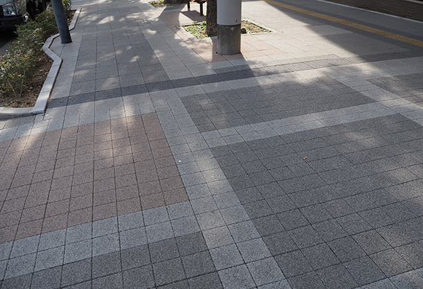 中部143号線歩道(神戸市)