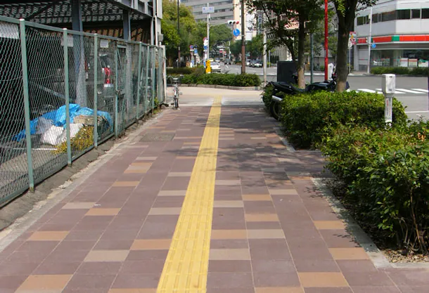 磯辺線：大原簿記学校前東西歩道（神戸市）