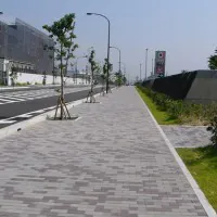 港島中町8丁目歩道（神戸市/アンティックカラー）