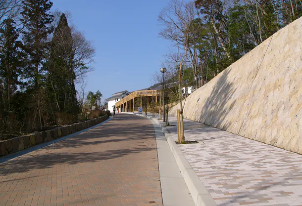 兵庫県立陶芸美術館（篠山市）