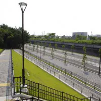 アンティックカラーのレトロデザインの歩道(スロープ)(神戸市/アンティックカラー)