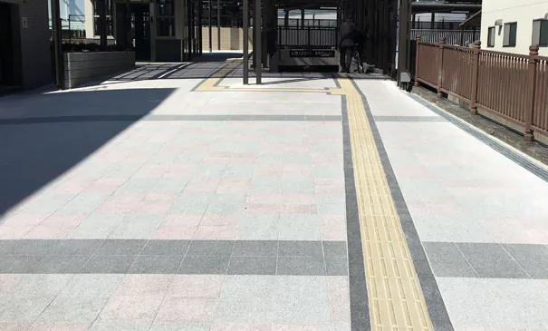 ＪＲ高槻駅前：西口(大阪府高槻市)