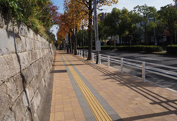 長田楠日尾線歩道(神戸市王子動物園前)