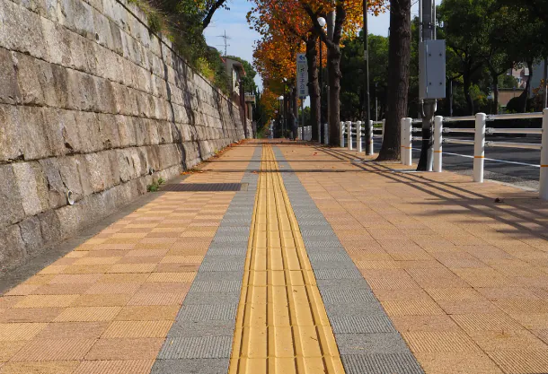 長田楠日尾線歩道(神戸市王子動物園前)