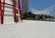 神戸ポートタワーリニューアルの透水性のブロック。クールスポットペイブ®(リビングホワイト)。