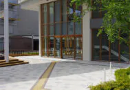 西区役所(神戸市)にて、ピアジェブラスト(パールブラック,パールホワイト)を施工