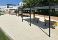 ポートアイランド中公園(神戸市)の遮熱性インターロッキングブロック。クールスポットペイブ®(ポートクレール）。