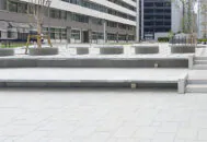 大阪府本庁舎別館西側のホワイトカラーの敷材。グランパムH（ホワイト）。