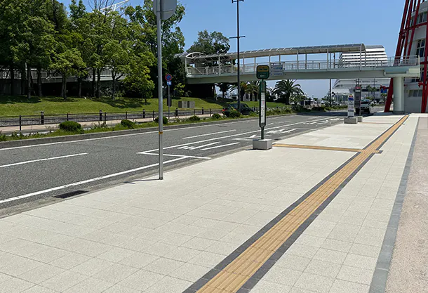 メリケンパーク周辺歩道(神戸市) | スタンダードカラー透水