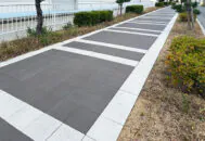 加古川市の歩道舗装材スタンダードカラー300角のブラックとホワイト